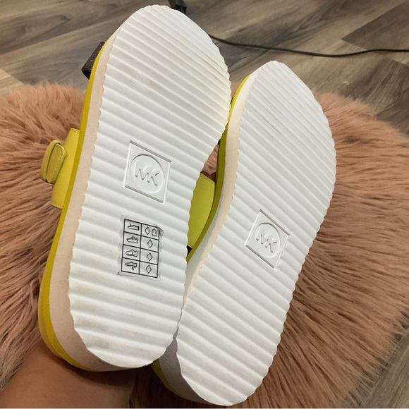 Michael Michael Kors Bo Slide Sandals Lime Size 6 - Picture 10 of 13